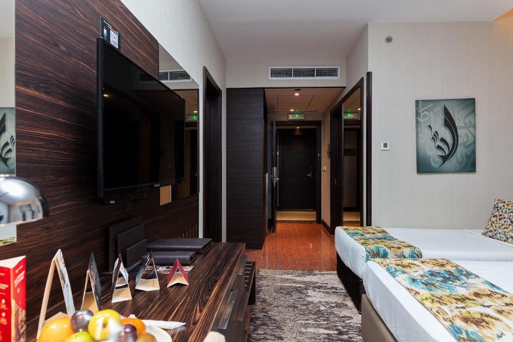 Dar Al Eiman Royal Hotel